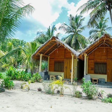 Pearl Inn Green Nilaveli Bagian luar foto